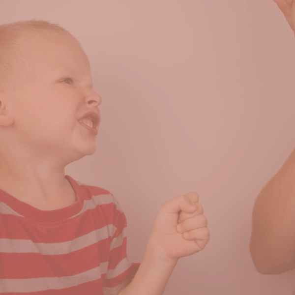 Comment accompagner un enfant qui tape&nbsp;?